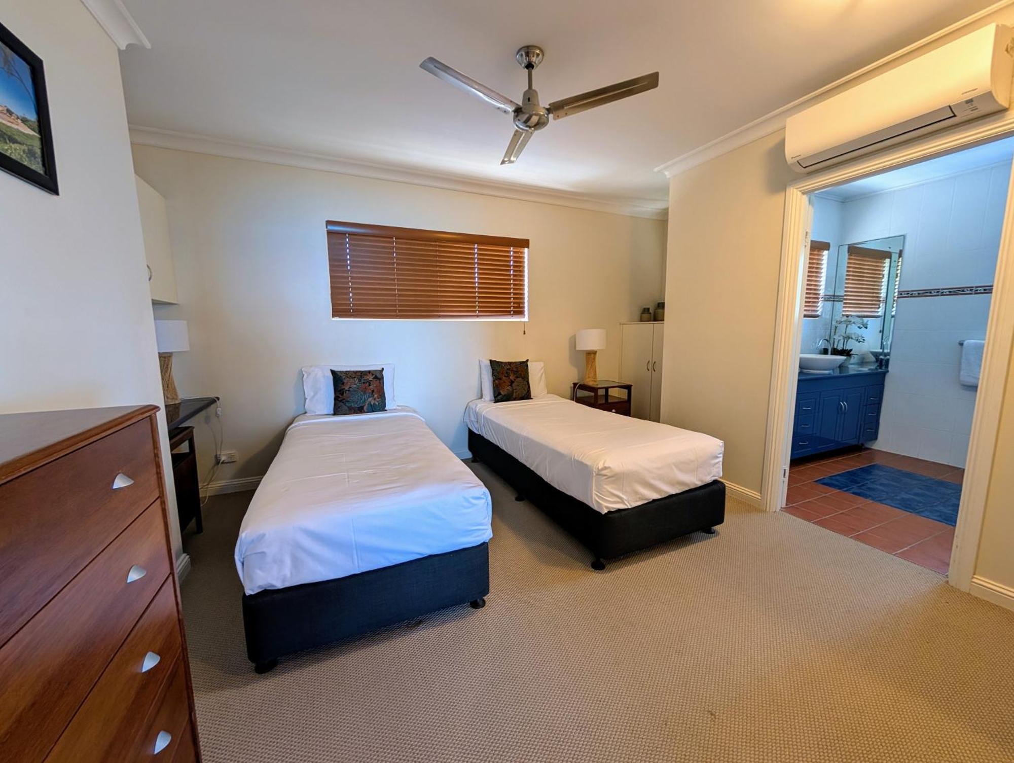 Rose Bay Resort Bowen Exterior foto